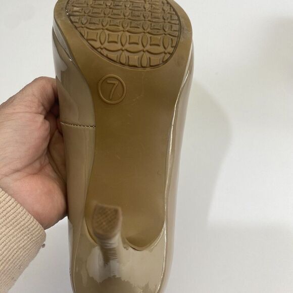 Merona Women’s Heels 7 Dress Stiletto PumpsTan Faux Leather Slip‎ On Almond Toe - Picture 15 of 16